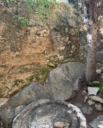 Casa Divota Au Coeur D'un Village Paisible